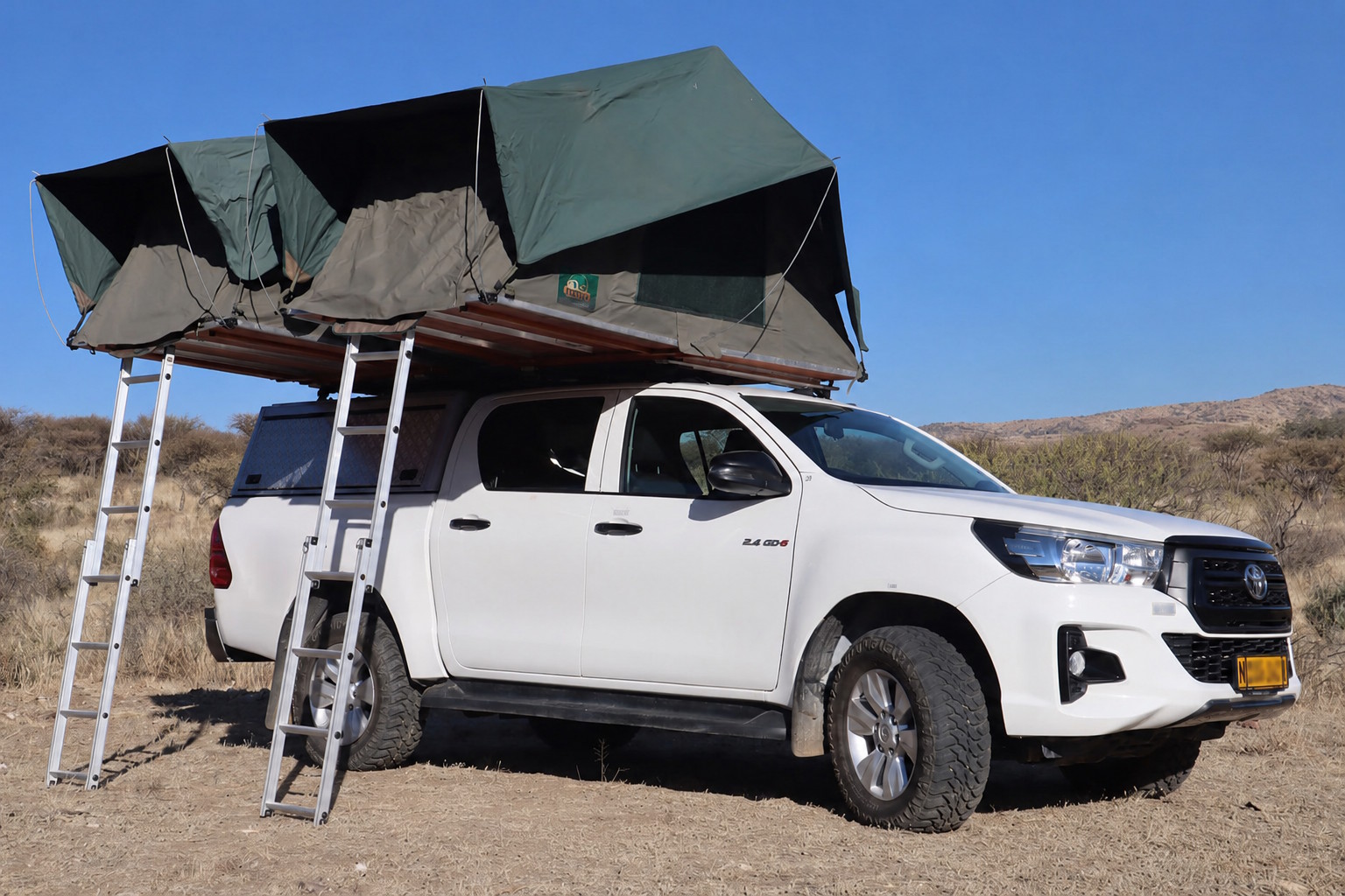 Toyota Hilux Double Cab 2.4 z kempingiem (3-5 osób)